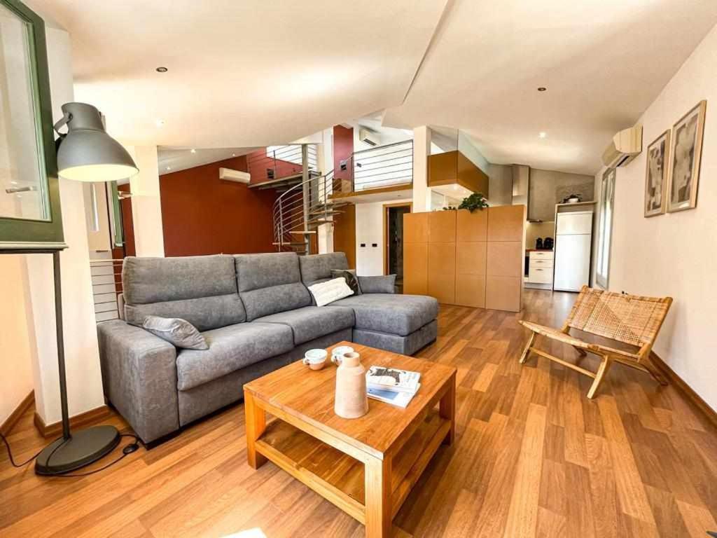 Loft Cort Reial Atico In The Heart Of The Old Town Apartment Girona Exterior photo